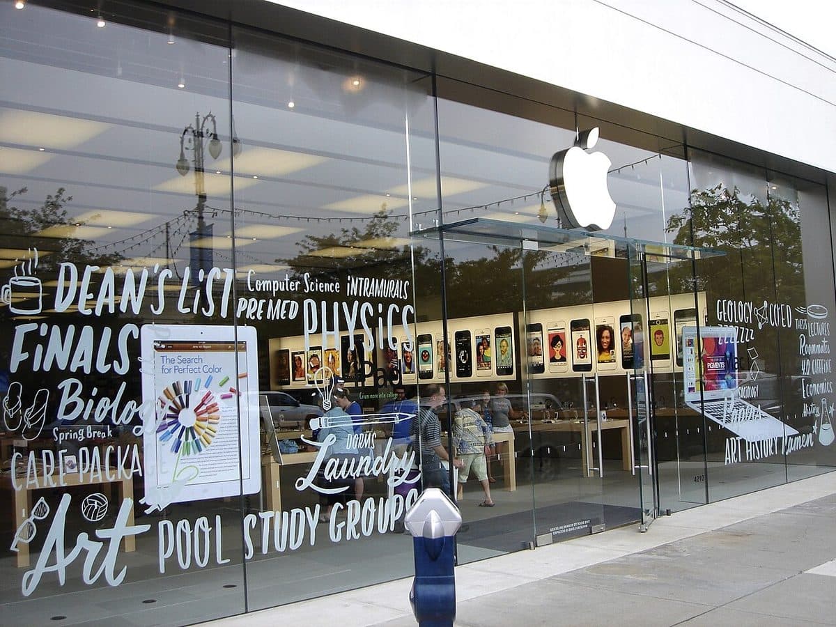 Photograph of L Brands / Victoria's Secret HQ, Three Limited Parkway, Columbus, OH 43230 - location connected to the Jeffrey Epstein case